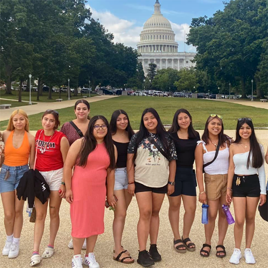  Students pose in front of the US Capital Building